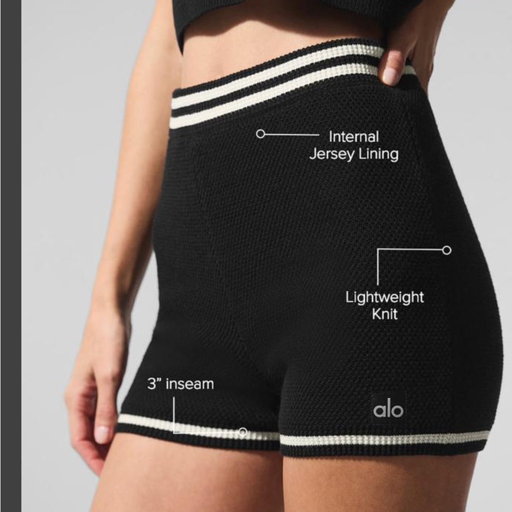 ALO Yoga Tennis Club Sweater Knit Hot Short Black/Ivory Small NWT - Picture 3 of 8